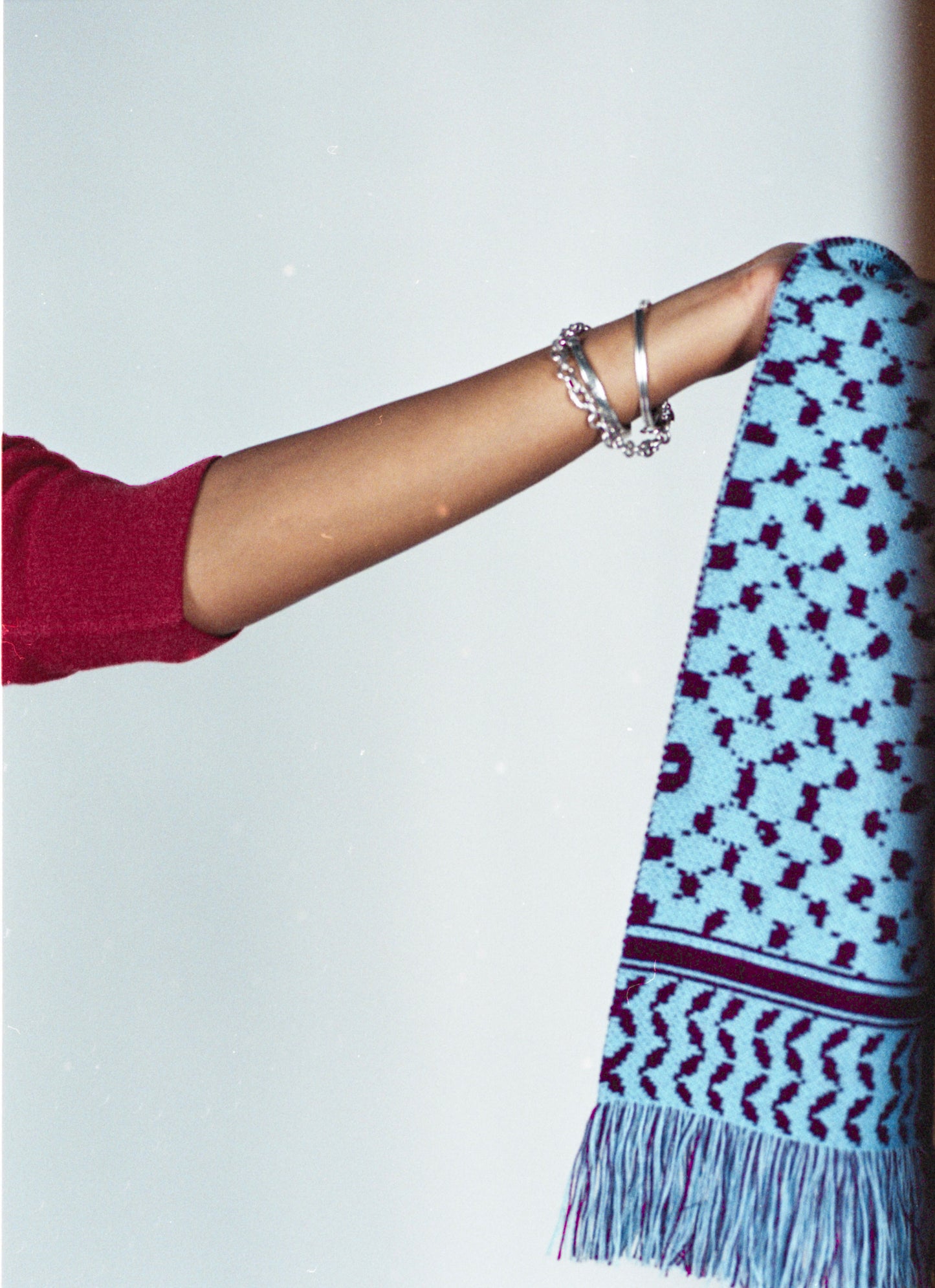 Muthanna scarf